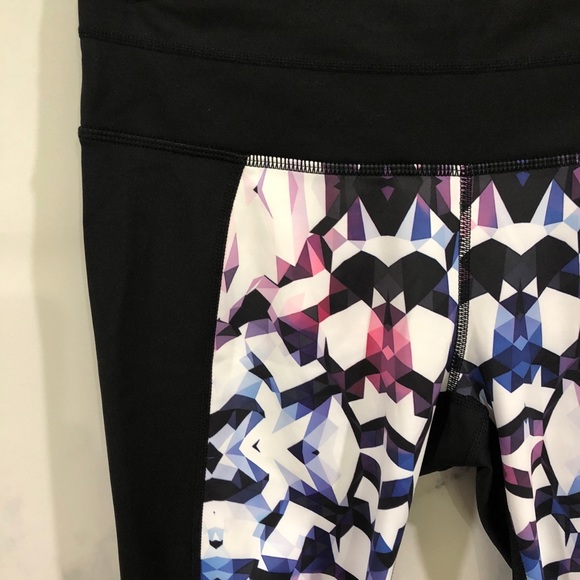 Athleta Disco Geo Sonar Capri Tights Small - Blk/Multi - bundle or Make Offer! - Picture 4 of 8